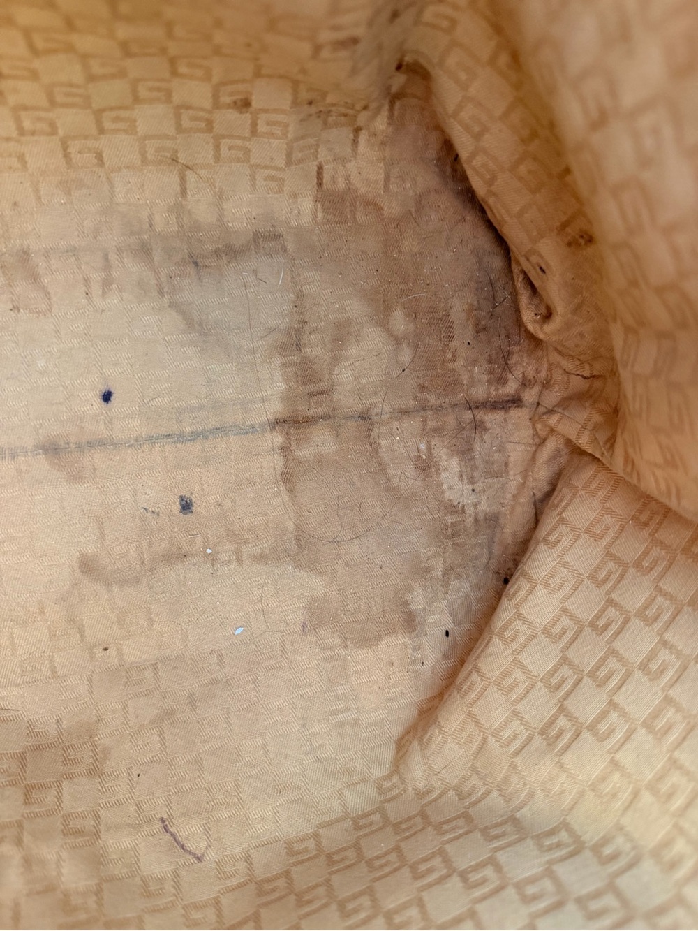 Gucci GG Supreme Tote - Picture 10 of 16